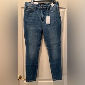 NWT JUDY BLUE HIGH WAIST SKINNY FIT JEAN